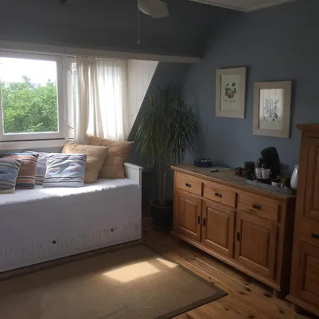 Bed and breakfast Blaine's: A And Private Dining.... *